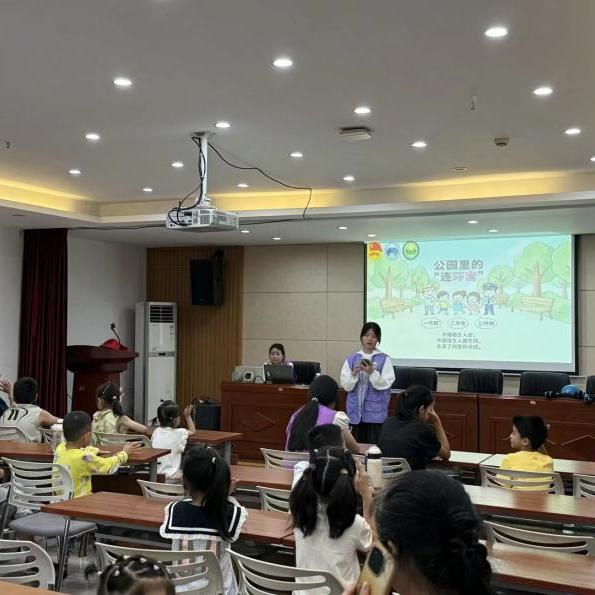 护航少年儿童,筑牢安全防线——智慧康养学院暑期三下乡剪影(三)
